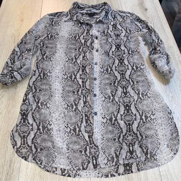 Moda International Snake Print Button Down Shirt top Black and Gray - Picture 1 of 2